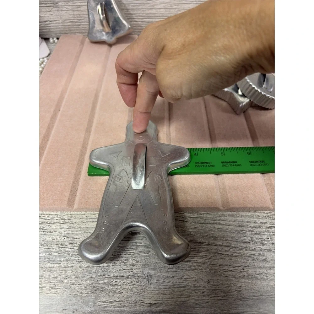 Vintage Aluminum Gingerbread, Tree, Bell, Etc, Cookie Cutter w/Handle (e2)